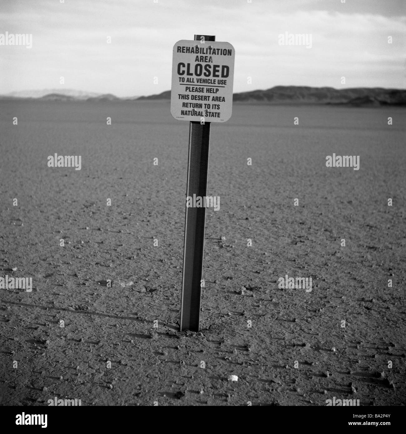 USA California Mojave Desert desert-landscape sign s/w North America Verinigte states of America Mojavewüste desert landscape Stock Photo
