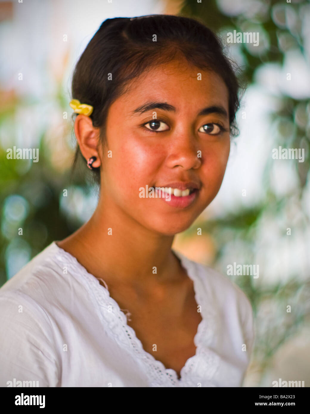 Balinese outfit hi-res stock photography and images - Alamy