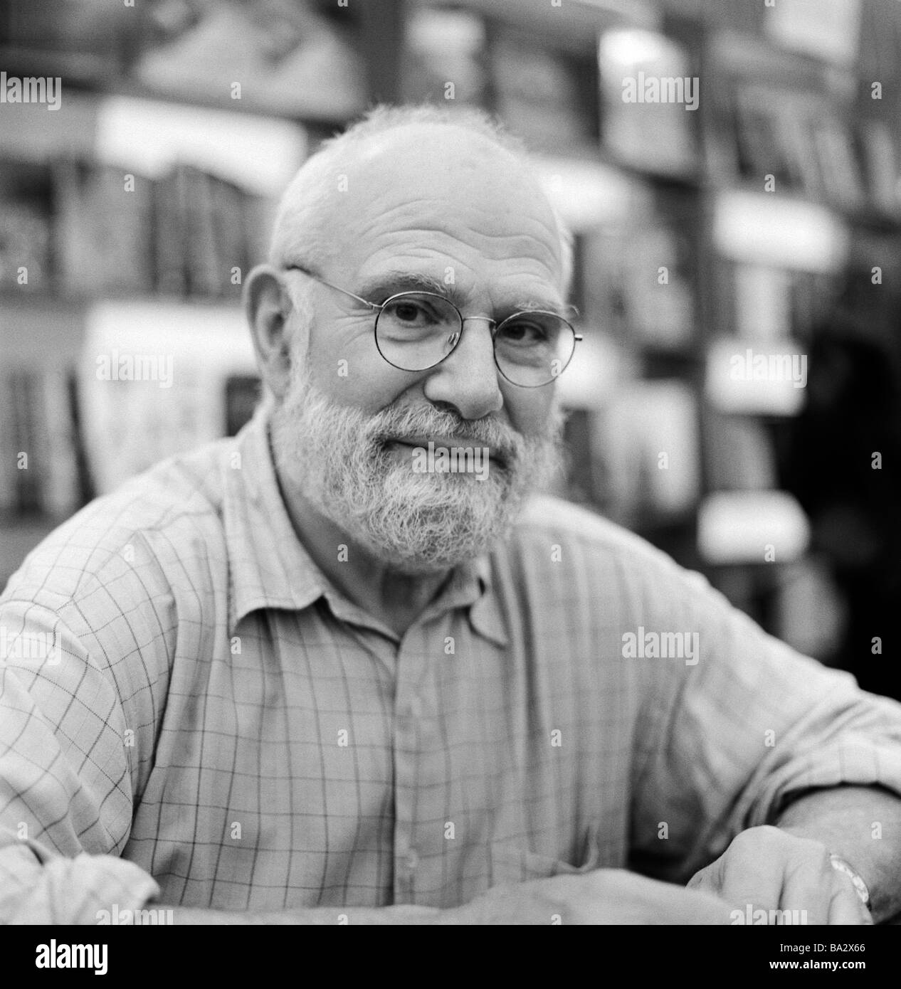 Oliver Sacks, British neurologist and author - Stock Image - C056/3801 -  Science Photo Library