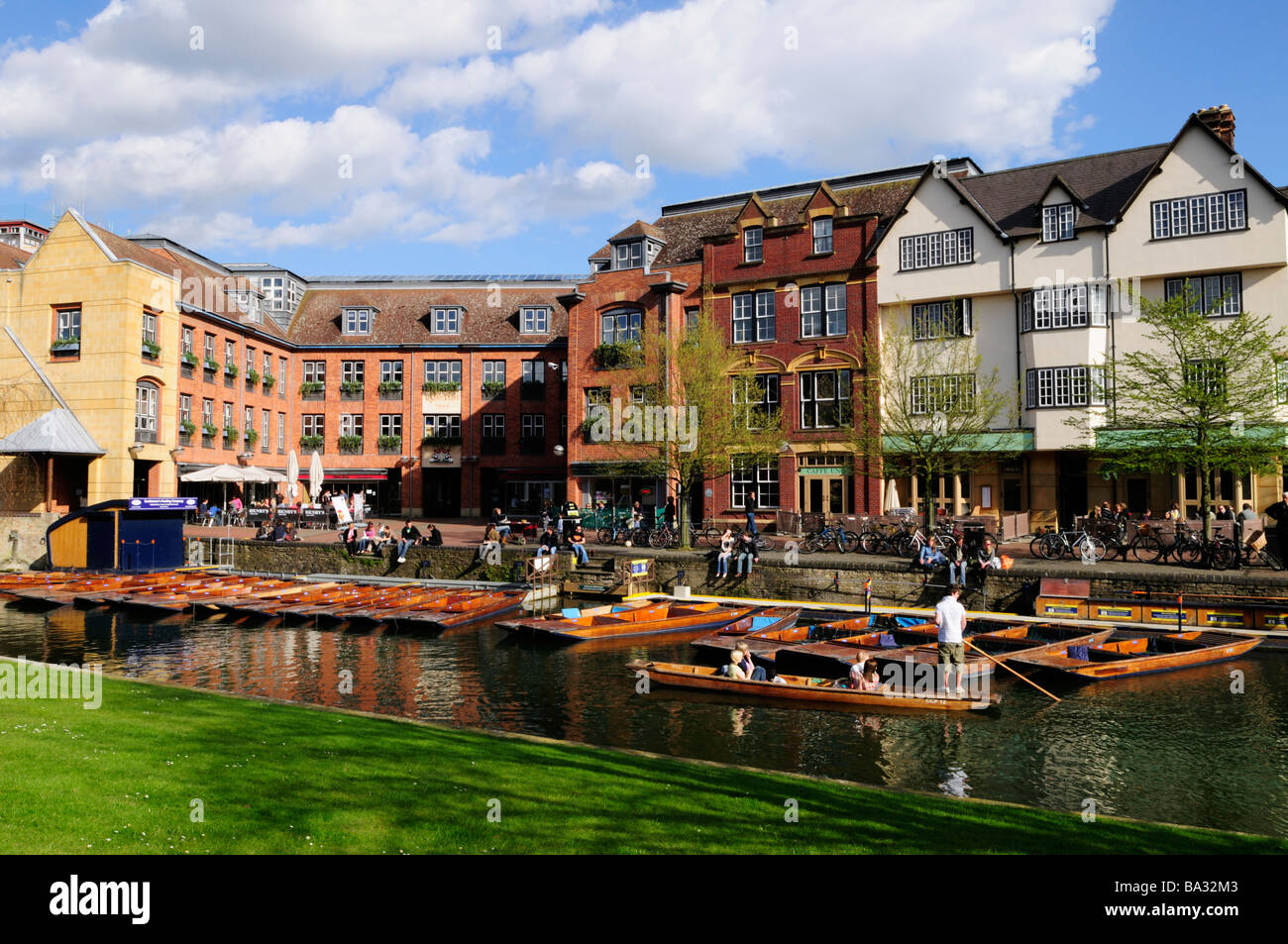 Punting at the Quayside area of Cambridge England UK Stock Photo