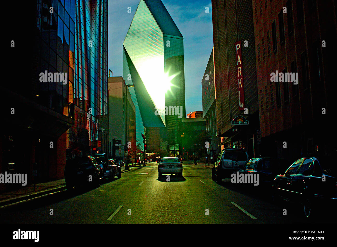 Dallas street car hi-res stock photography and images - Alamy