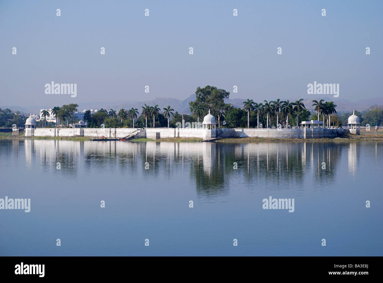 Garden covered by lake Fatehsagar. An artificial lake built by