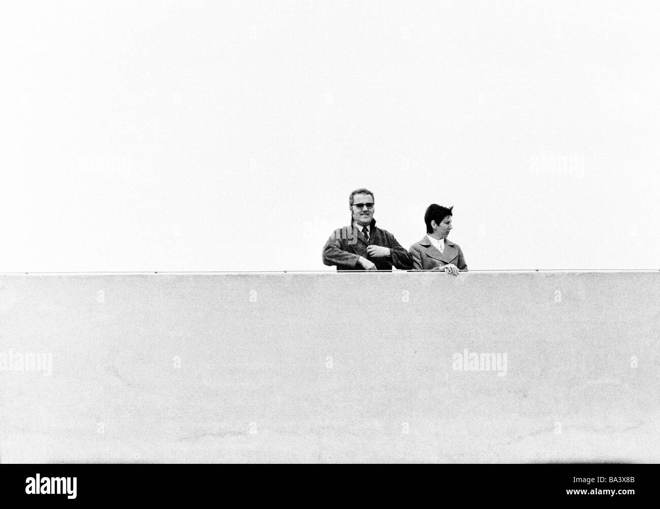 Seventies, black and white photo, people, couple at a lookout point, freetime, aged 30 to 40 years Stock Photo