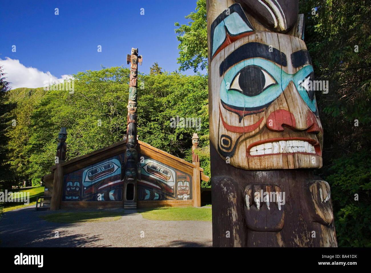 Clan House w/Totem pole @ Totem Bight State Historical Park near ...
