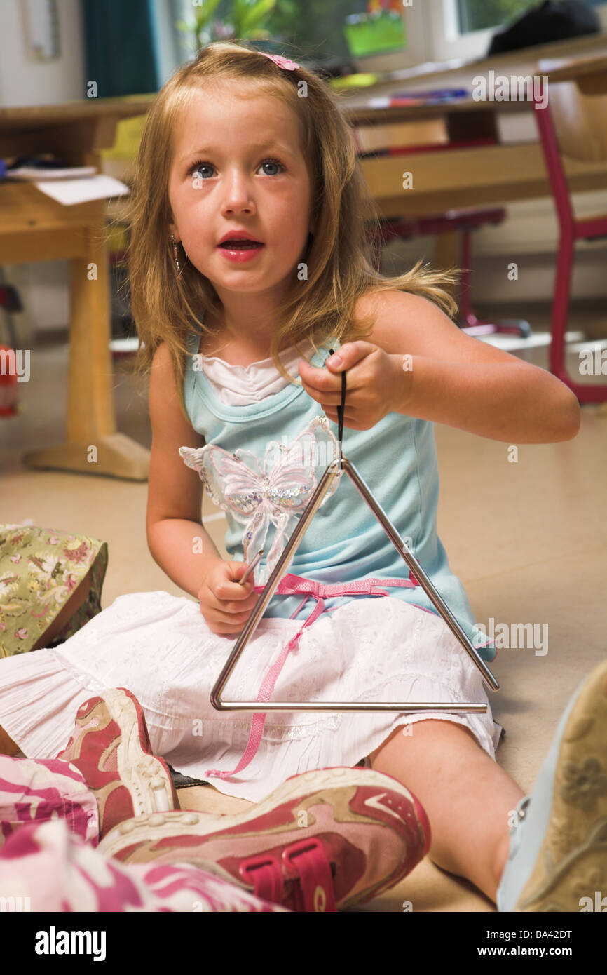 School classrooms musicinstruction floor reasonschoolgirl music