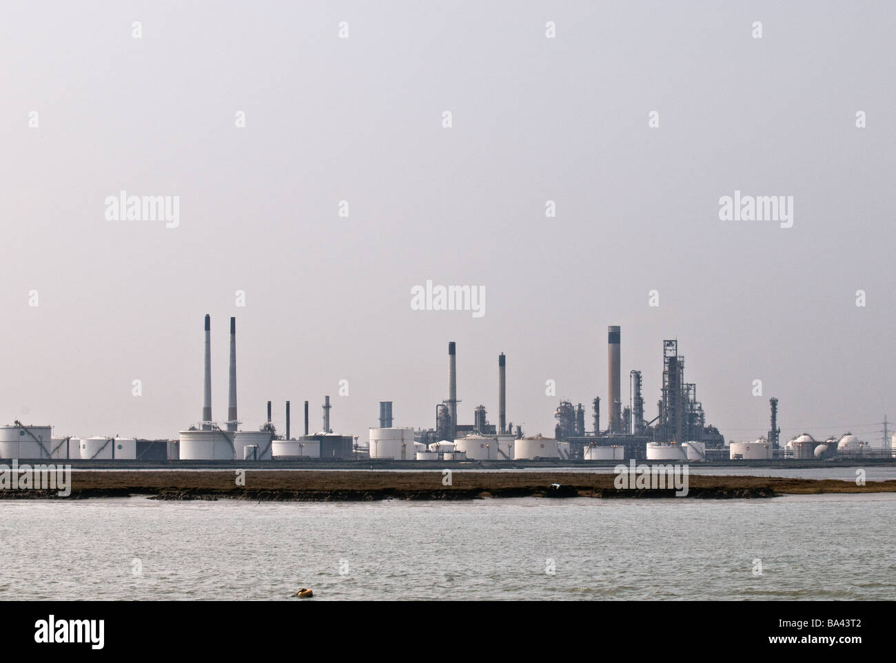 Coryton oil refinery hi-res stock photography and images - Alamy