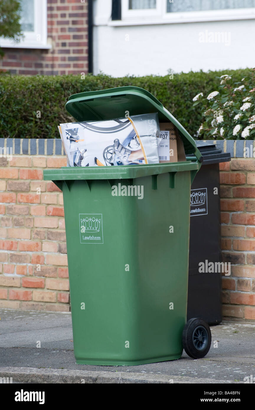 Full wheelie bin england hires stock photography and images Alamy