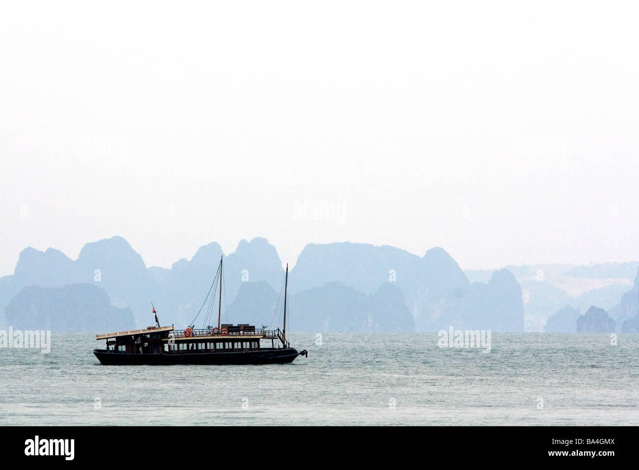 Misty morning views of Ha Long Bay Vietnam Stock Photo
