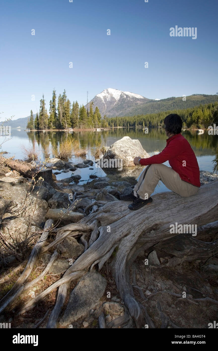 Man sitting on lake hi-res stock photography and images - Alamy