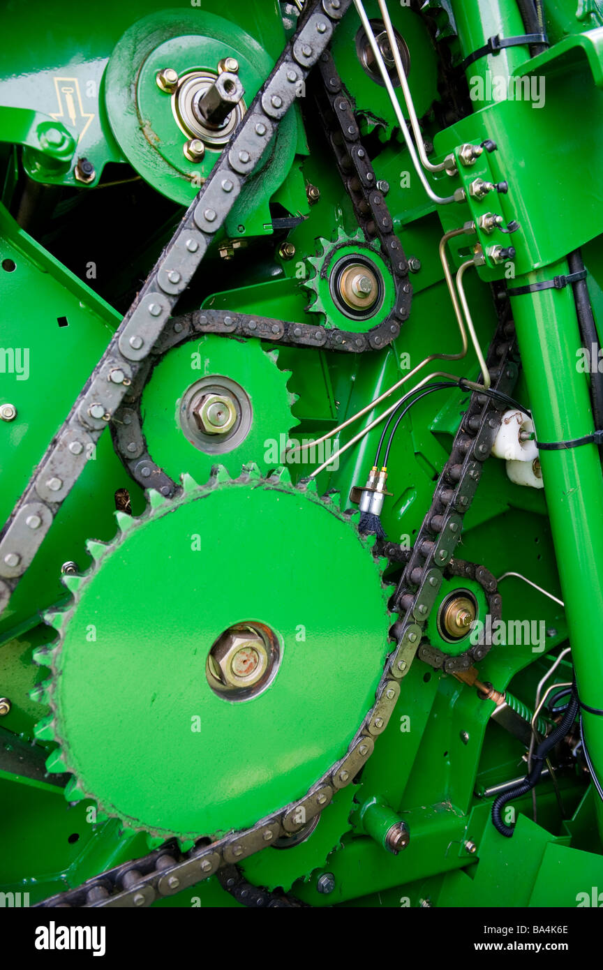 Cog and chain hires stock photography and images Alamy