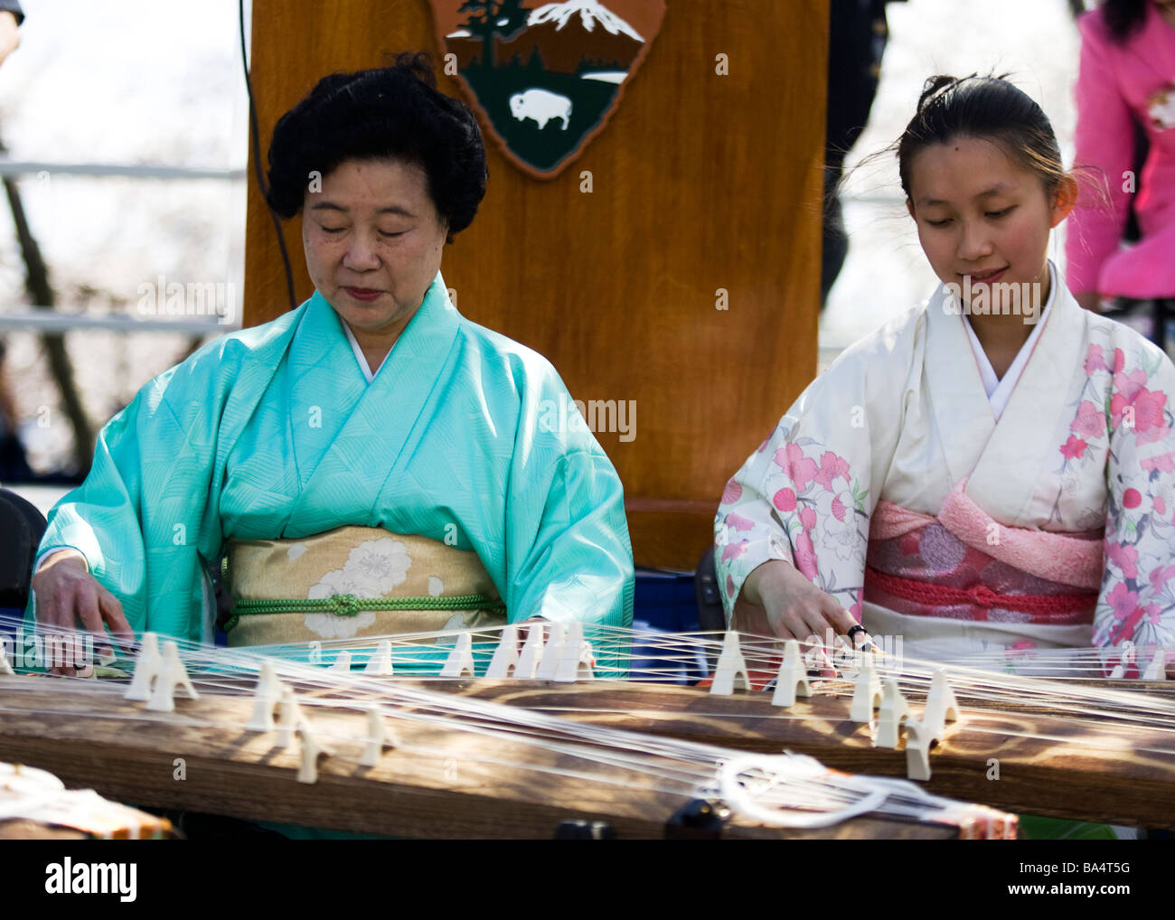 Japan women playing with them self foto