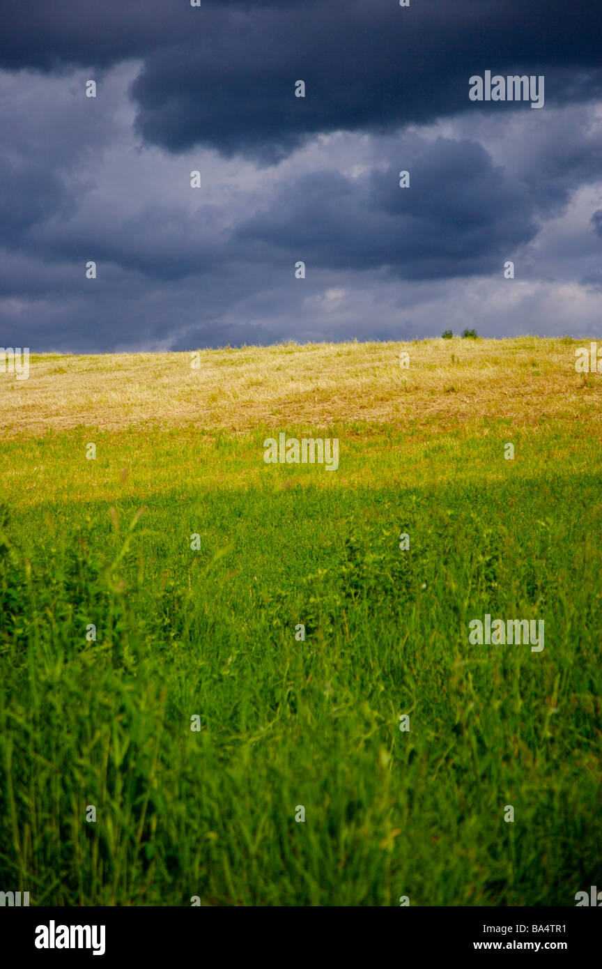 Against dark sky hi-res stock photography and images - Alamy