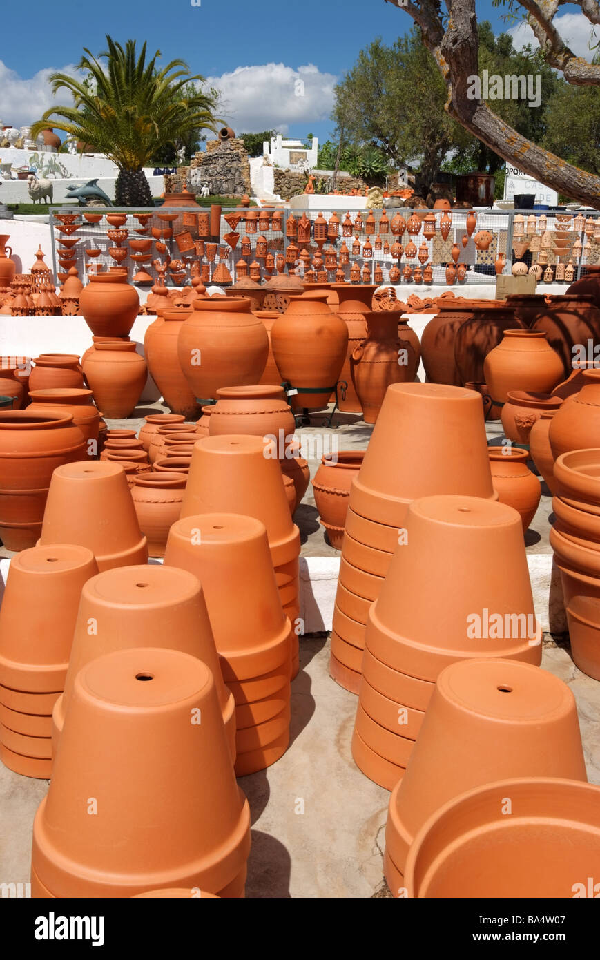 Terracotta pottery algarve portugal hires stock photography and images Alamy