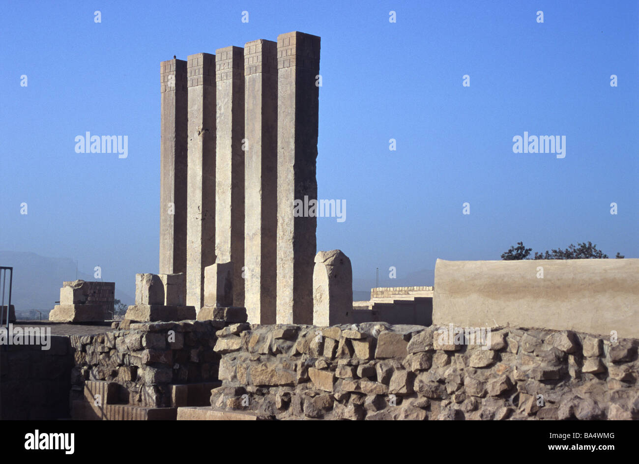 Columns of Sabean Temple of Arsh Bilqis (c4th) or Moon God Almaqah, Marib, Yemen Stock Photo