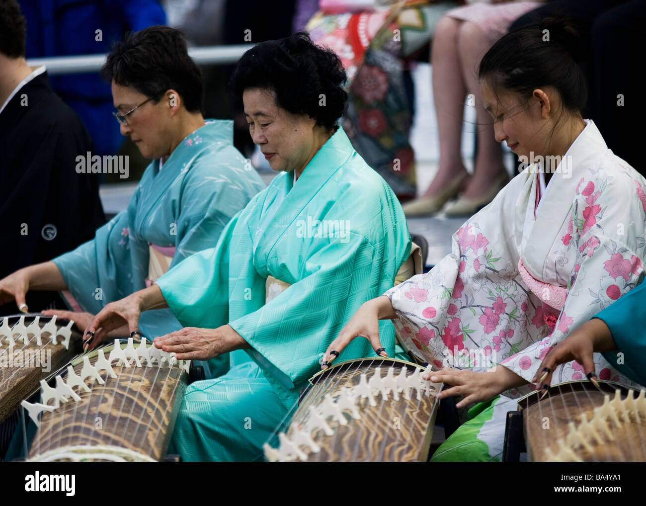 Japan women playing with them self foto 449