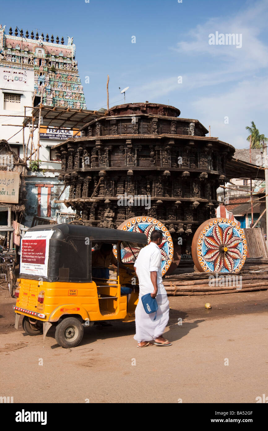 India Tamil Nadu Kumbakonam Sarangapani Temple wooden car Stock Photo
