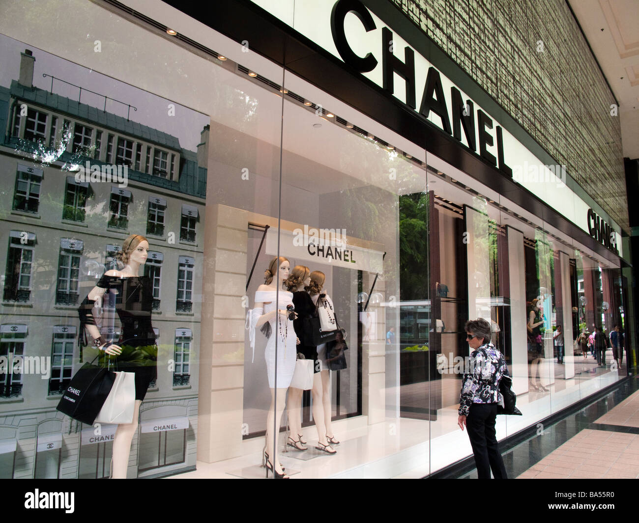 Chanel opening Asia boutiques exclusively for super-rich, Credit