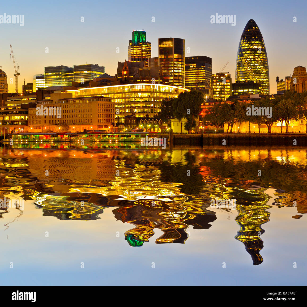 City of london skyline night hi-res stock photography and images - Alamy