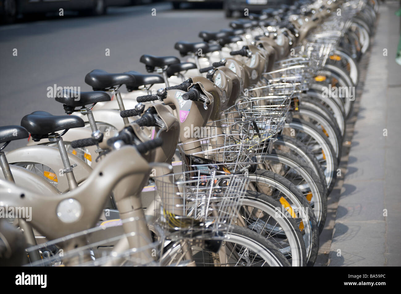 Bicycles at a Vélib' station in Paris France Stock Photo Alamy