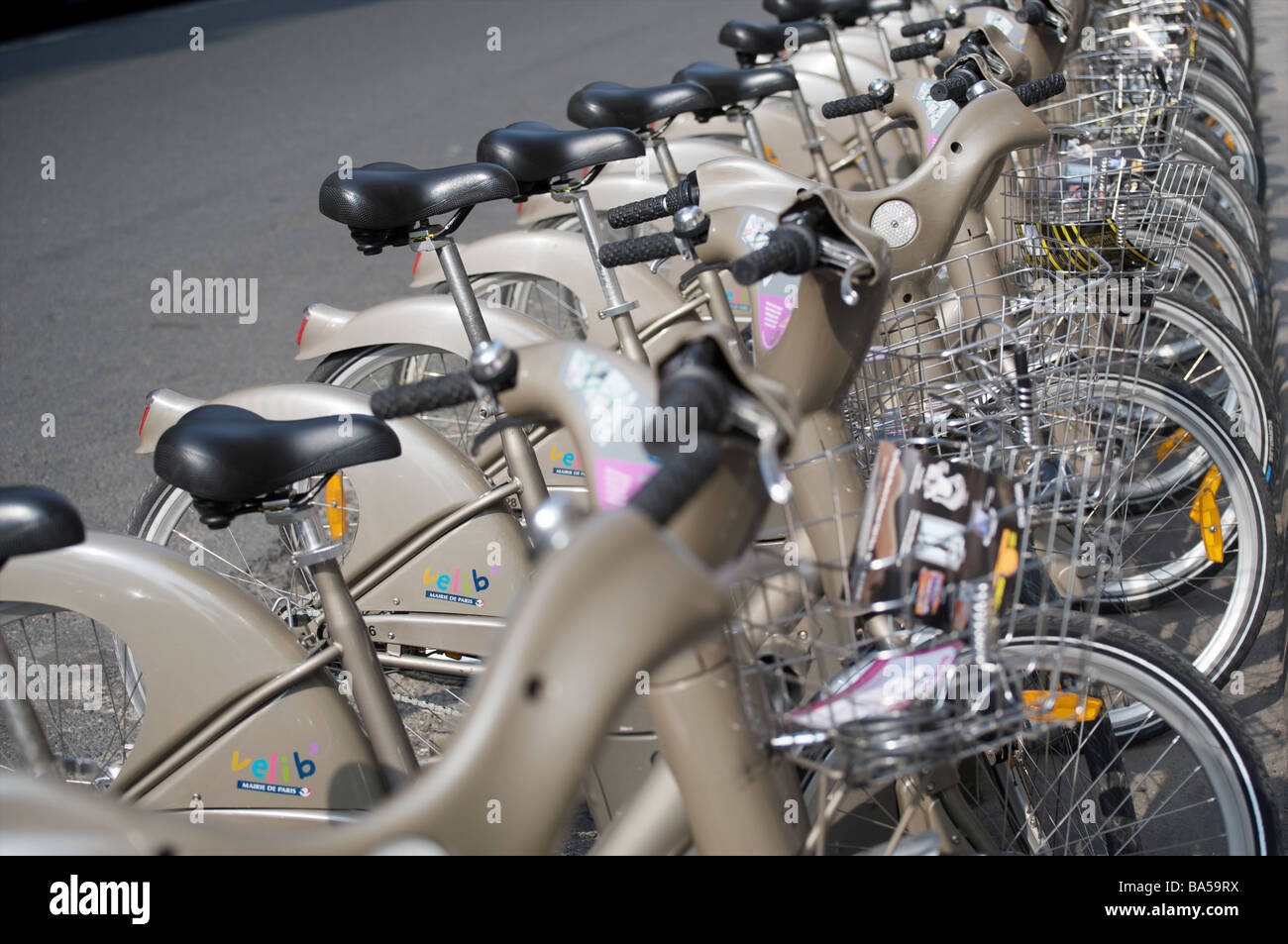 Bicycles at a Vélib' station in Paris France Stock Photo Alamy
