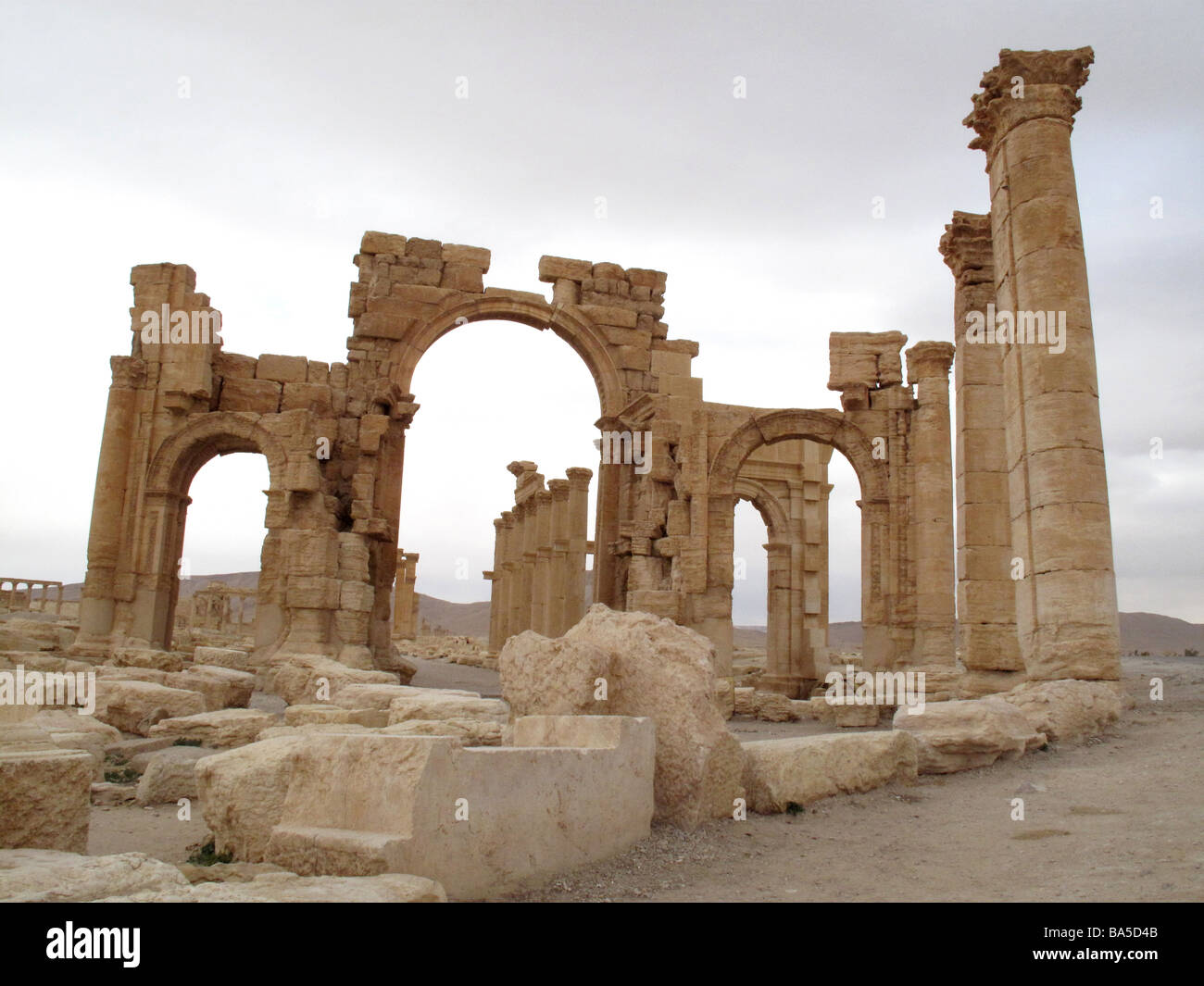 Ruins of the ancient roman city in Palmyra SYRIA Ruinas de la antigua ciudad romana de Palmira SIRIA Stock Photo