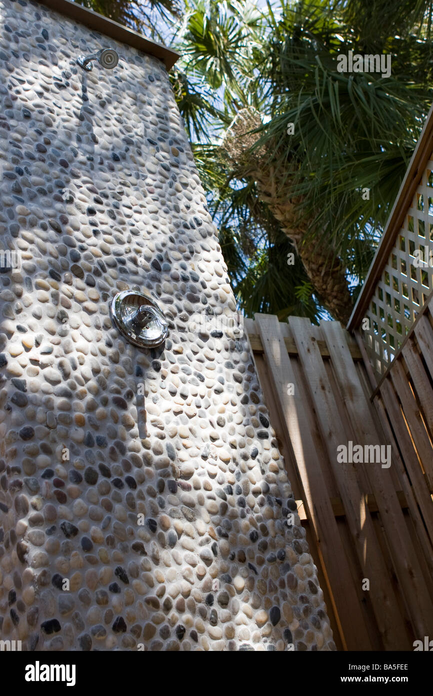 Outdoor shower under palm tree hires stock photography and images Alamy