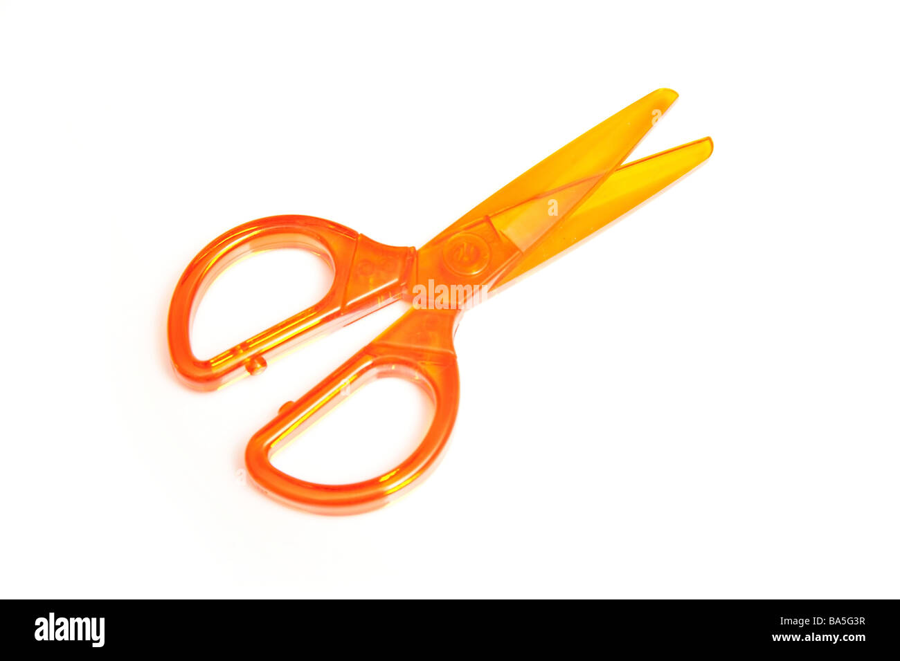 https://c8.alamy.com/comp/BA5G3R/plastic-kids-safety-scissors-isolated-on-a-white-studio-background-BA5G3R.jpg