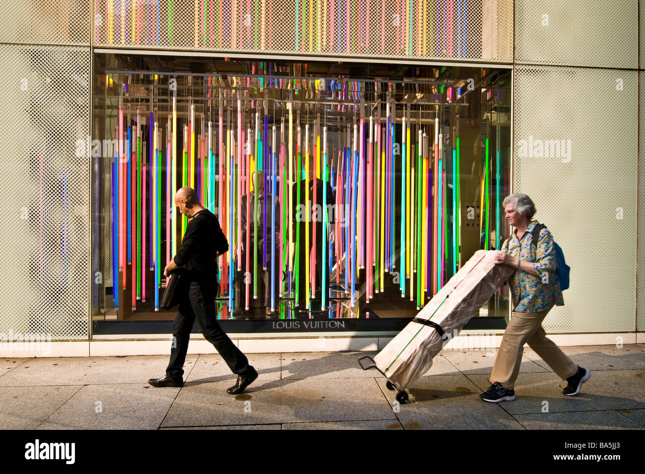 2,224 Louis Vuitton Fifth Avenue Stock Photos, High-Res Pictures