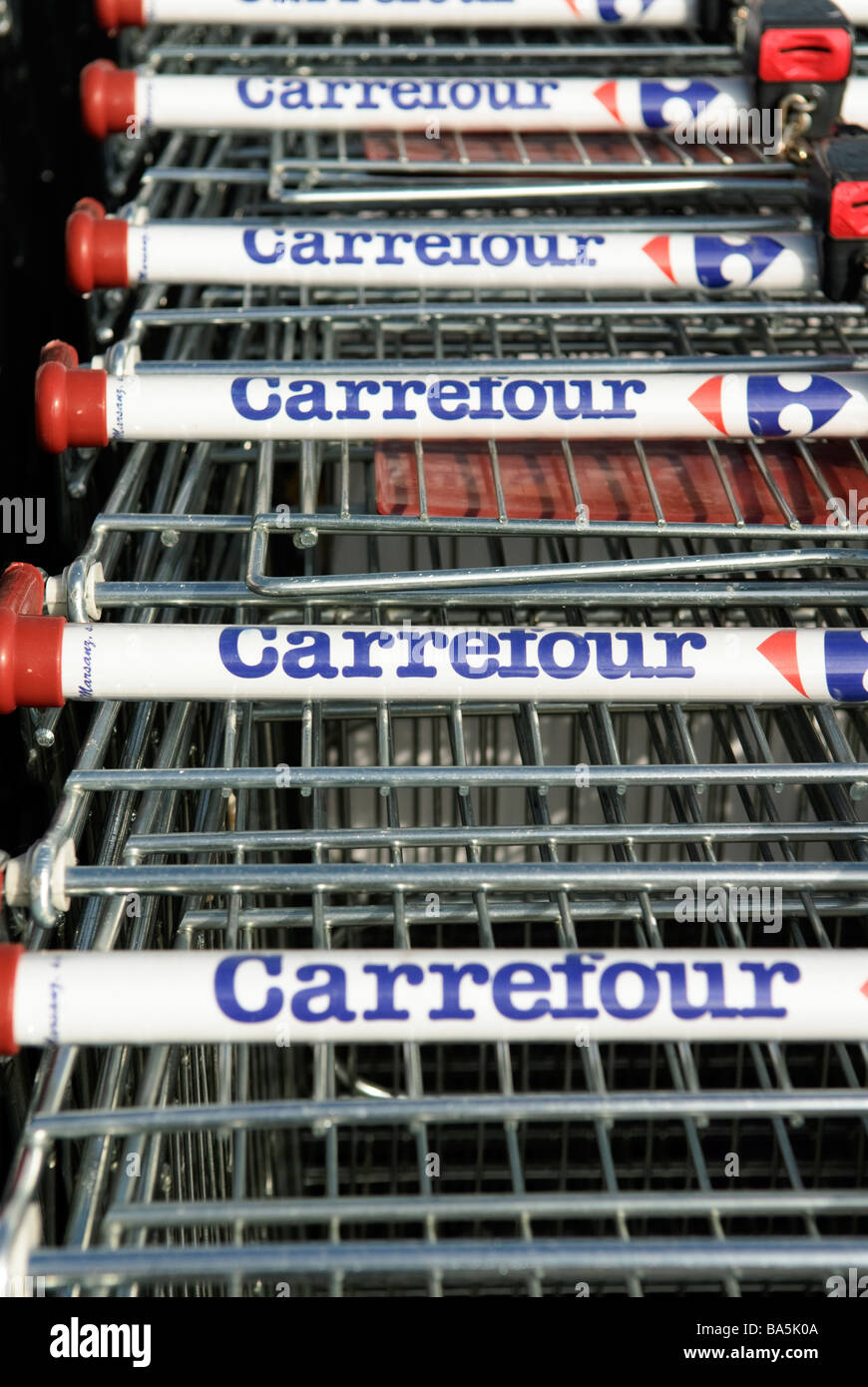 Carrefour logo hi-res stock photography and images - Alamy