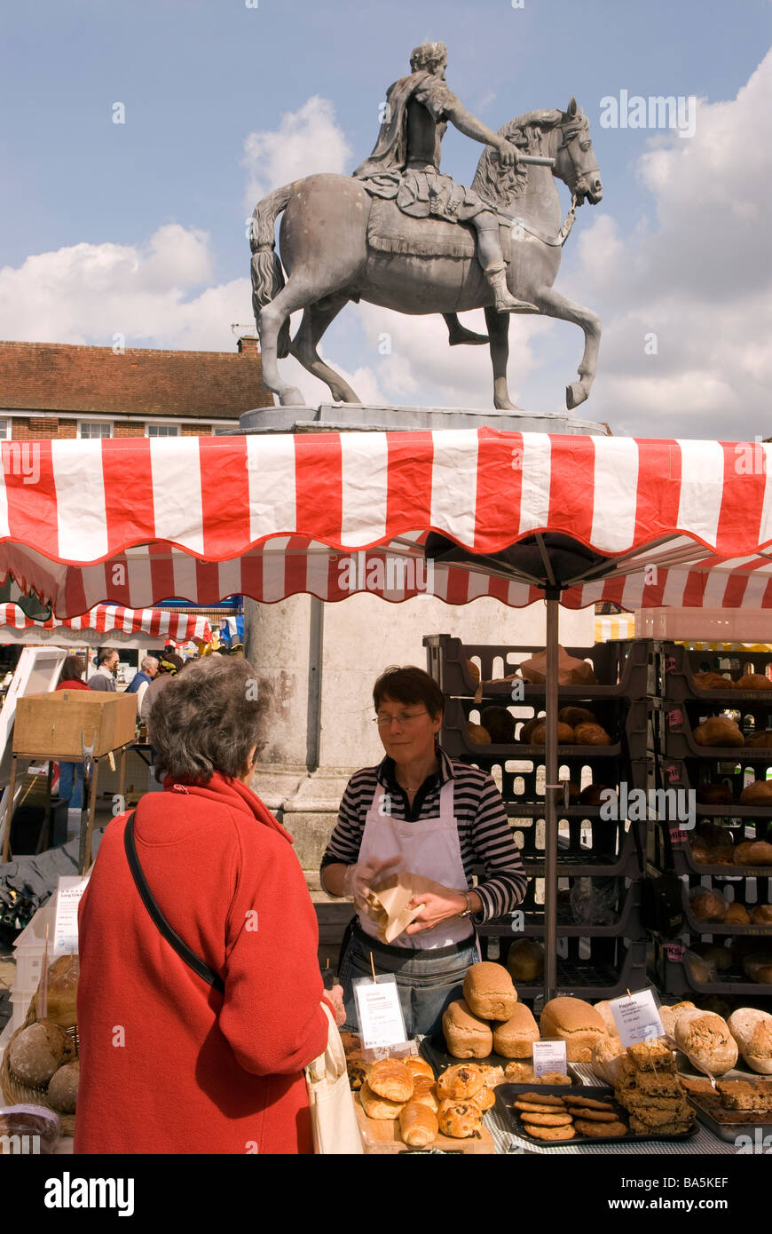 Organic Bread stall at Petersfield Market, Hampshire, UK. Stock Photo