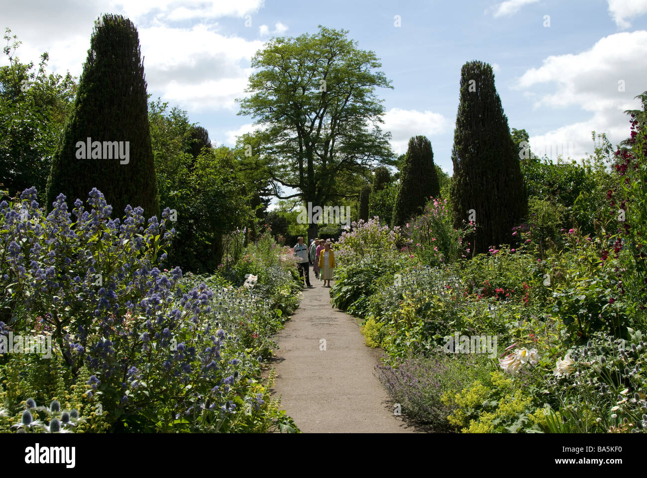 Herbaceous Borders High Resolution Stock Photography and Images - Alamy