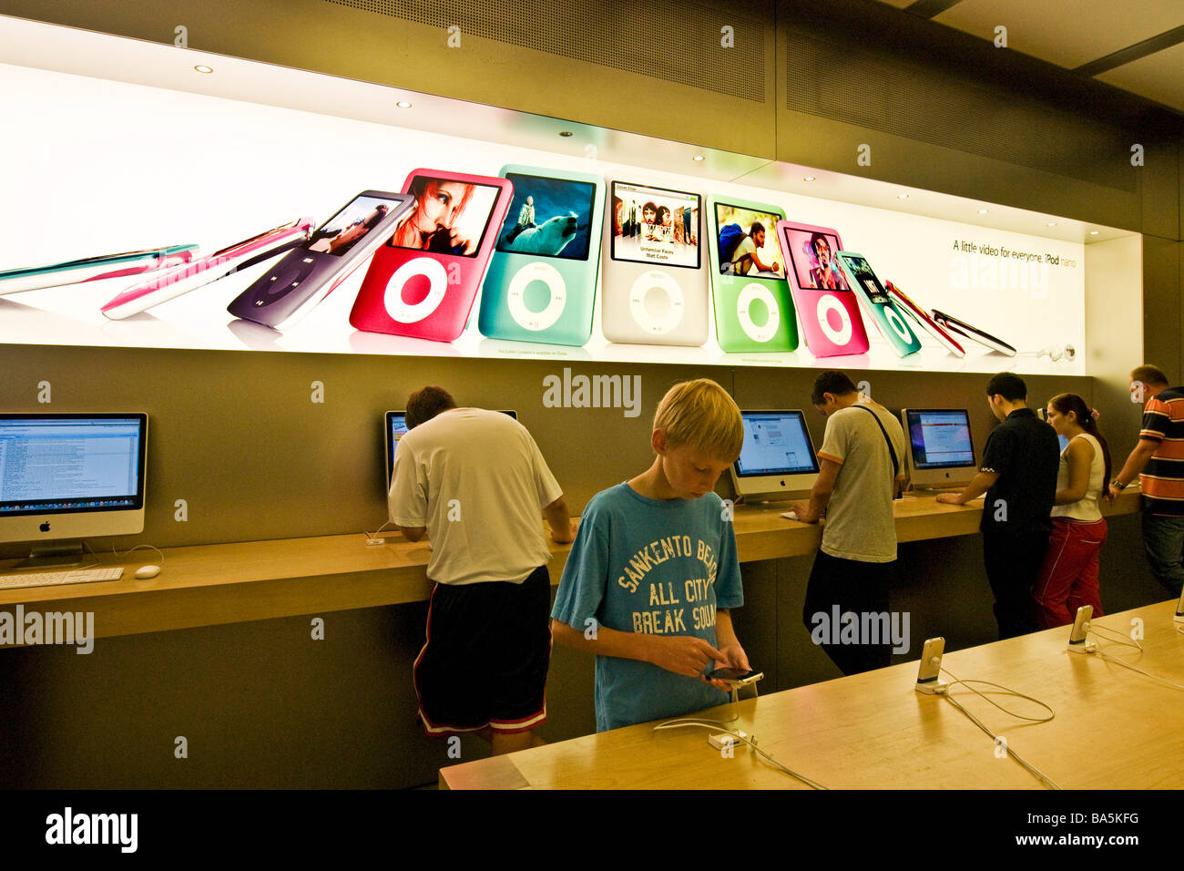 Apple store 5th avenue hires stock photography and images Alamy