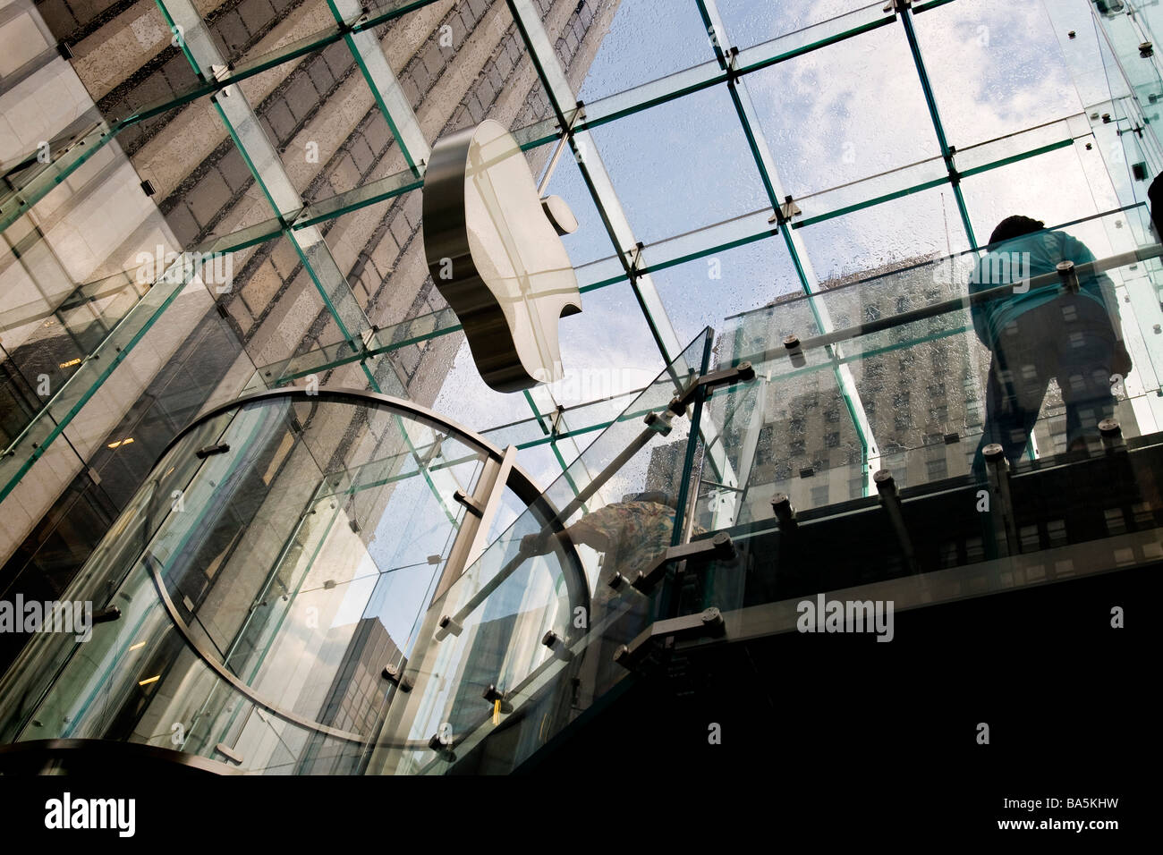 Apple store on Fifth Avenue in Manhattan, New York City, USA, North America  Stock Photo - Alamy