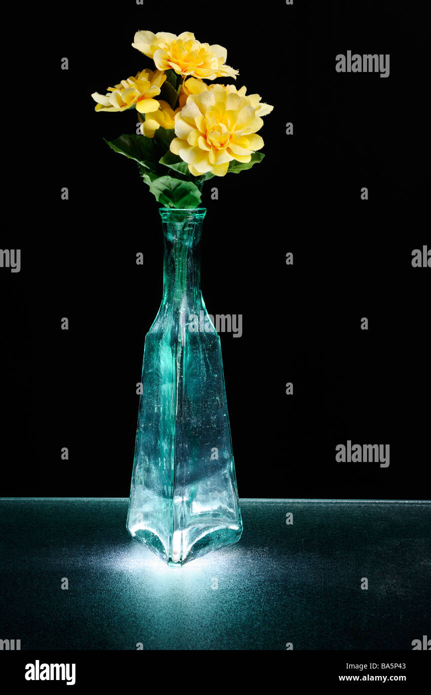 Artificial plastic flowers vase hires stock photography and images Alamy