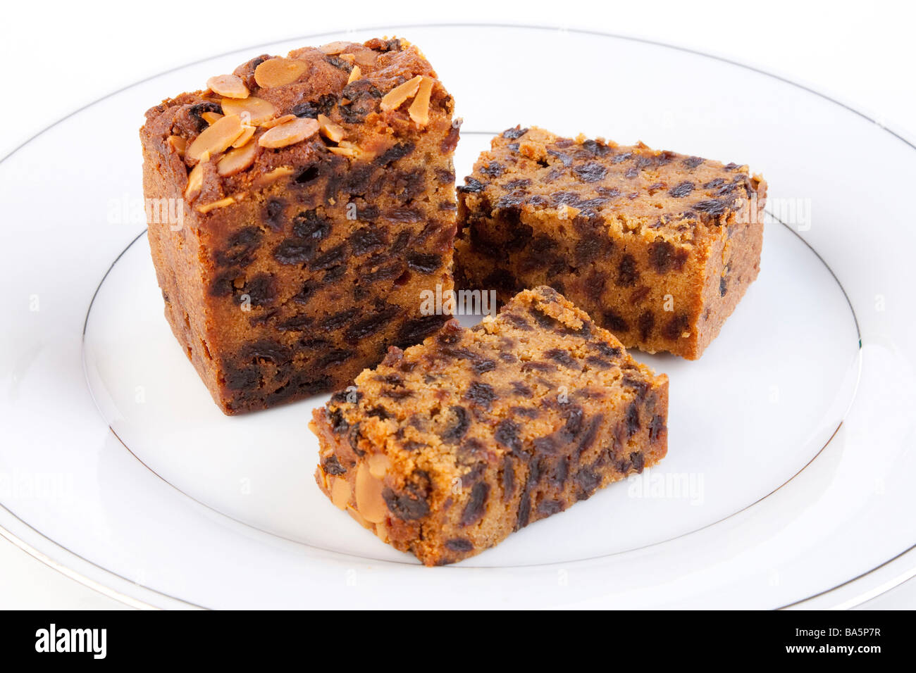 Aggregate 157+ fruit cake calories latest in.eteachers
