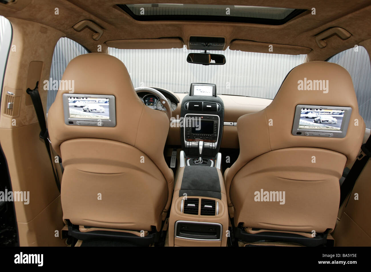 Car front seats fotografías e imágenes de alta resolución - Alamy