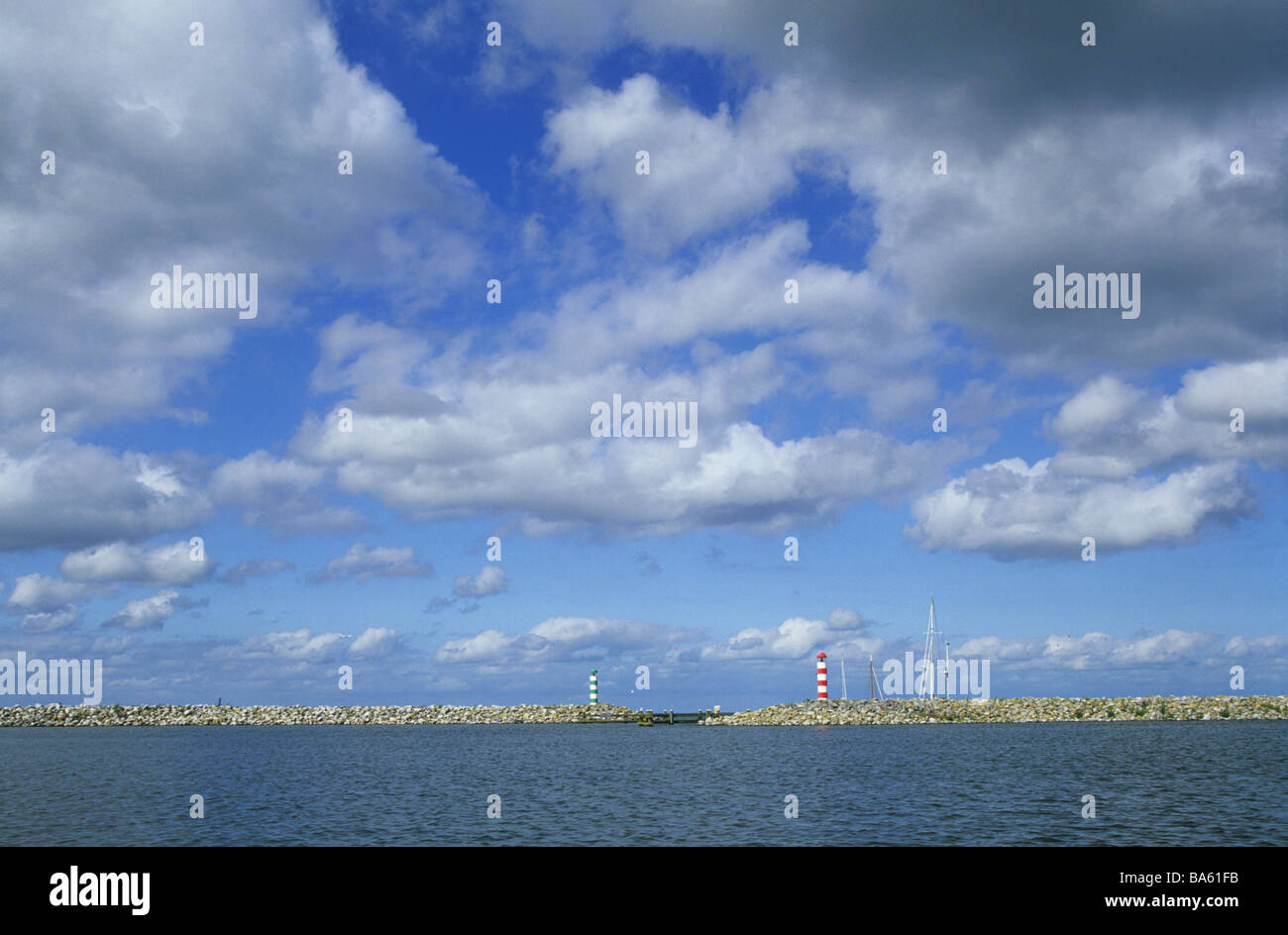 Netherlands Ijsselmeer harbor-entrance detail sea harbor-wall wall pier blinkers sea-signs guidance navigation-help bearings Stock Photo