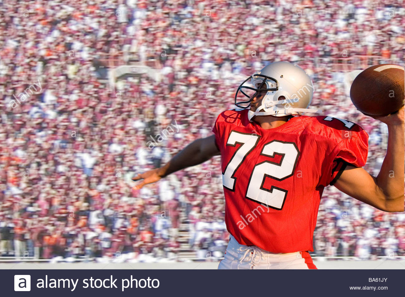 Quarterback Throwing Stock Photos & Quarterback Throwing Stock Images
