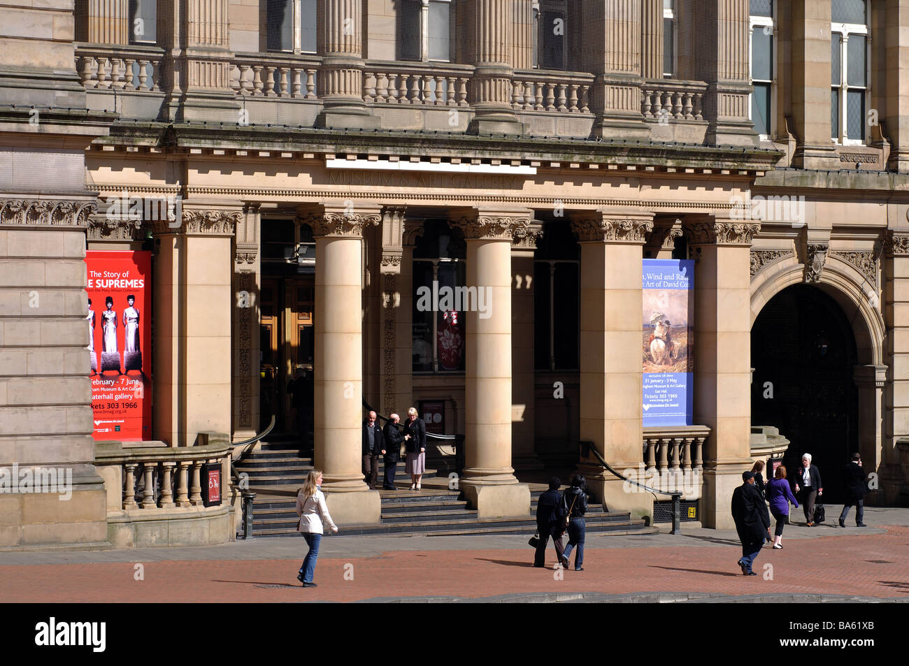 Birmingham museum art gallery hi-res stock photography and images - Alamy