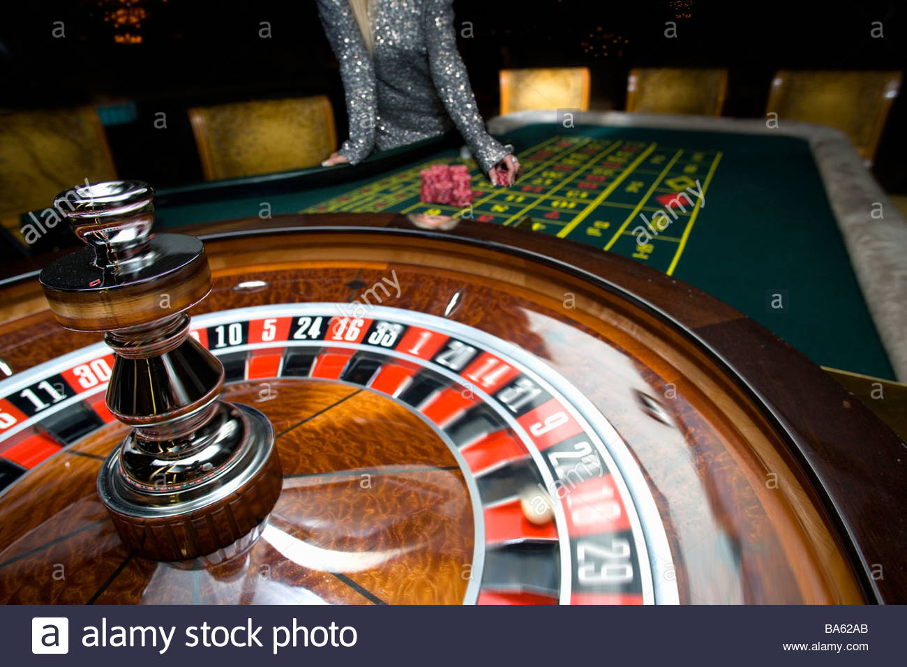 Roulette Wheel Horizontal Stock Photos & Roulette Wheel Horizontal ...