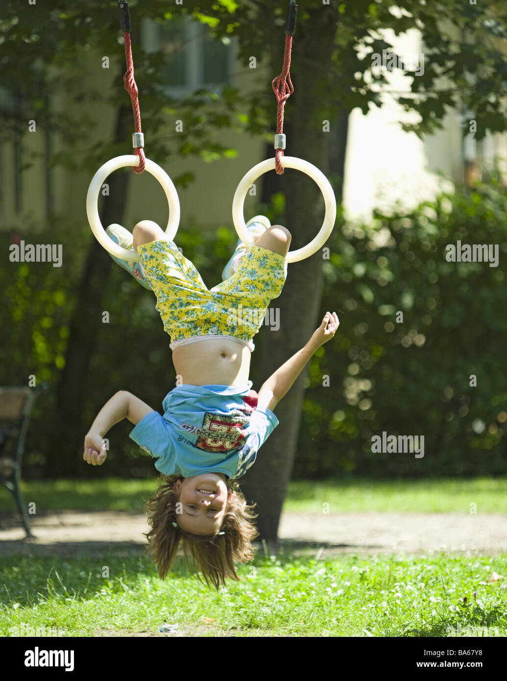 Garden gymnasticrings girls does gymnastics cheerfully people child 6 years rope ring legs