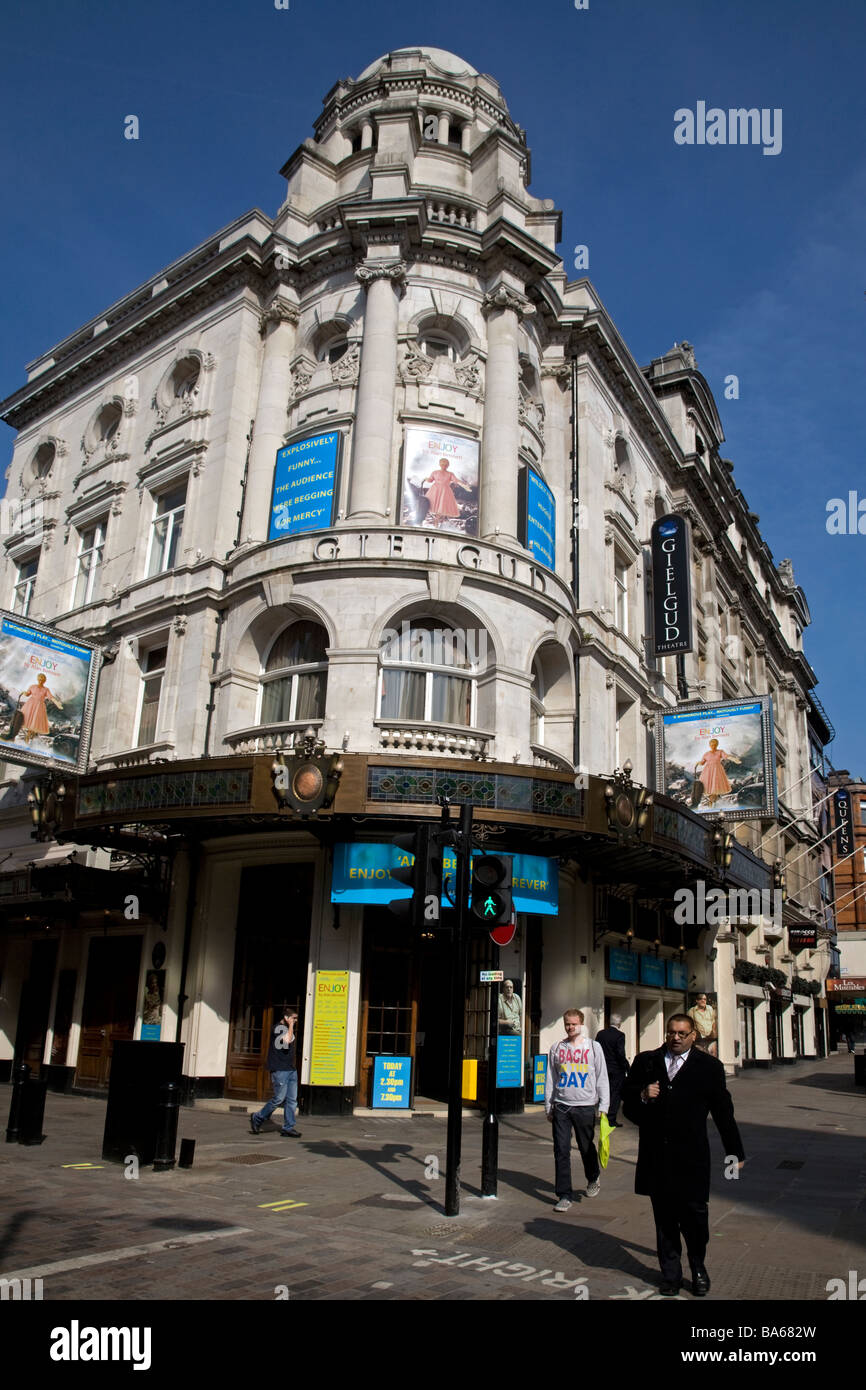 Gielgud Theatre Shaftesbury Avenue Soho London England Stock Photo Alamy