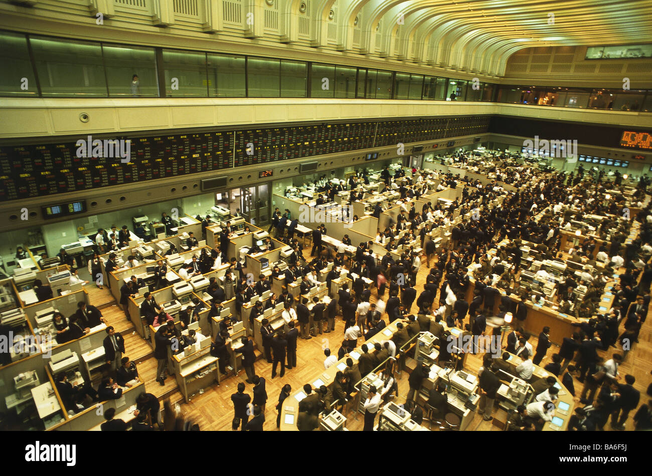 Japan Tokyo stock exchange indoors Asia stock exchange-parquet parquet people stockbrokers stockbrokers stock exchange-dealers Stock Photo