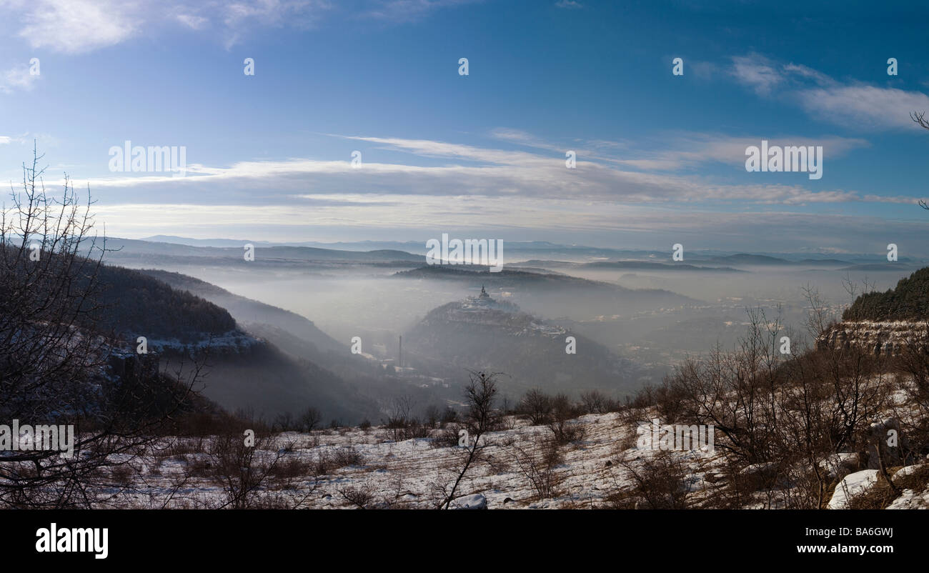 Panoramic image of Veliko Tarnovo viewed from Arbanassi village, main view of Tsarevets hill and fortress, winter scene, Balkans, Bulgaria Stock Photo