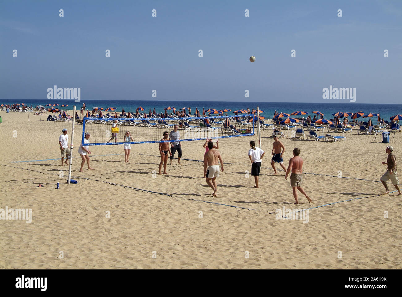 Beachvolleyball players hi-res stock photography and images - Alamy