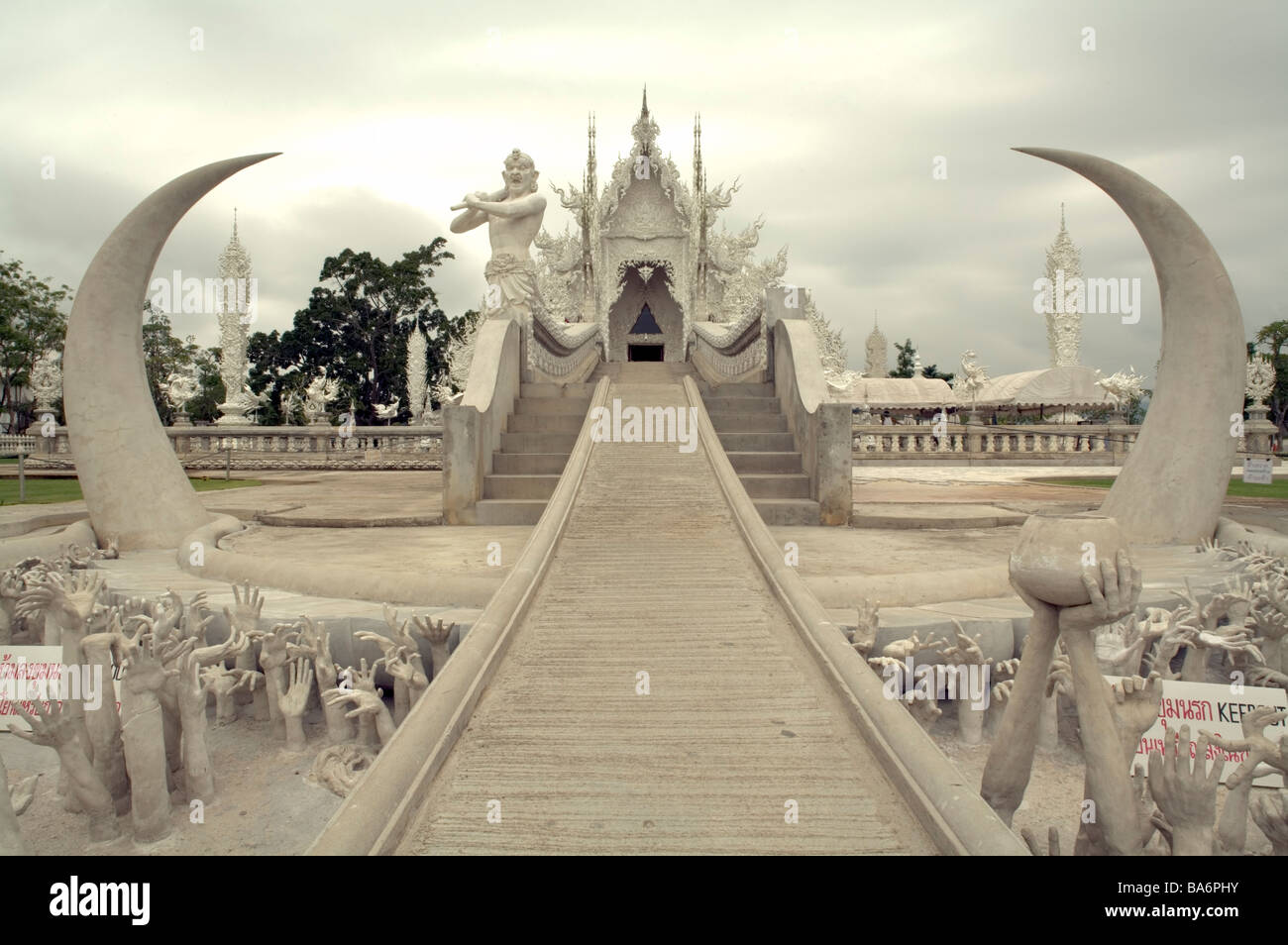 Wat Rong Khun (White temple), Chiang Rai, Thailand Stock Photo - Alamy
