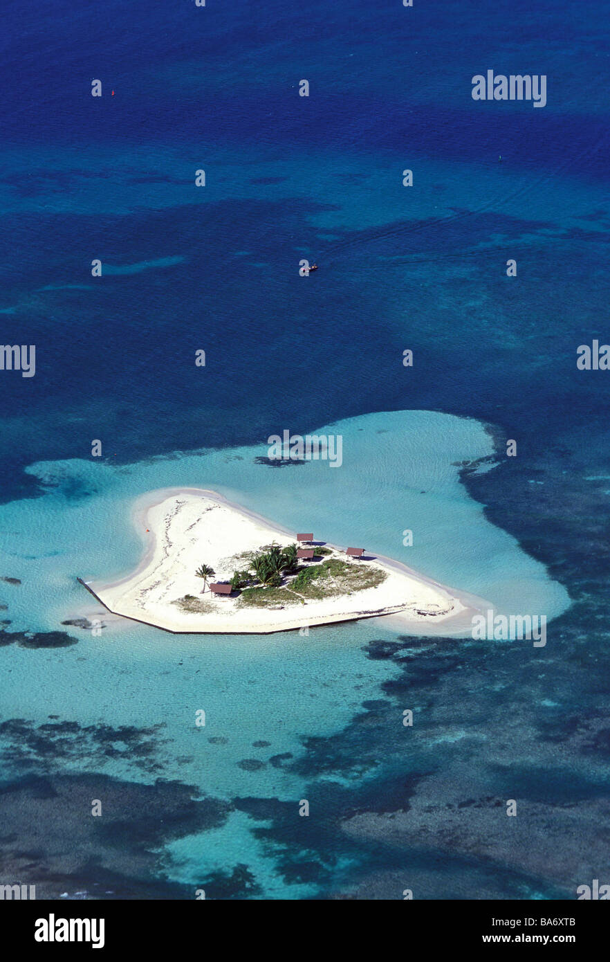 Sandy Islets France, Guadeloupe, (French West Indies), Grand Cul de Sac Marin, sandy ...