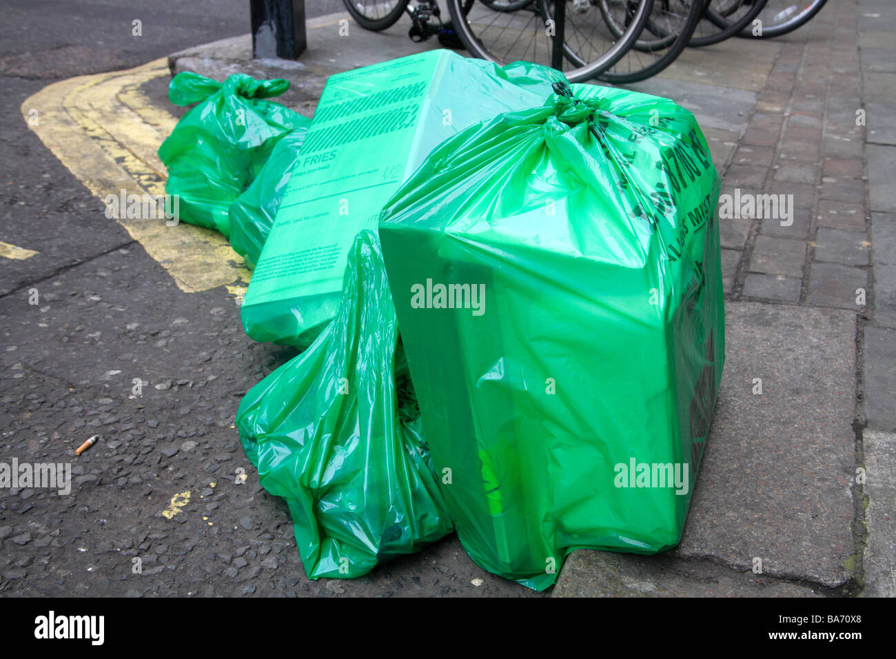 Rubbish road hires stock photography and images Alamy