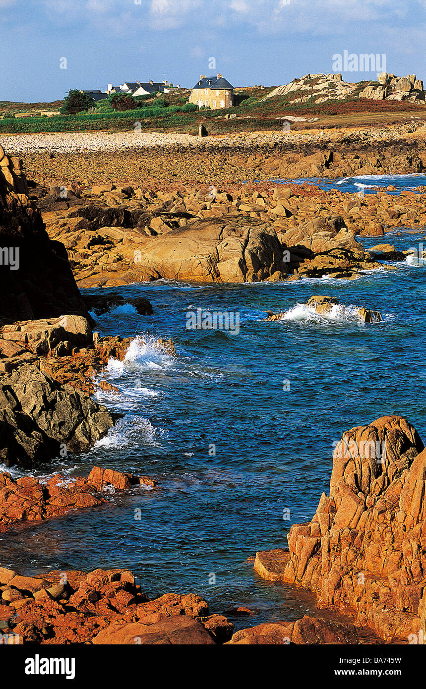 France, Cotes d'Armor, Ile de Brehat, red porphyry rocks near Paon Lighthouse Stock Photo