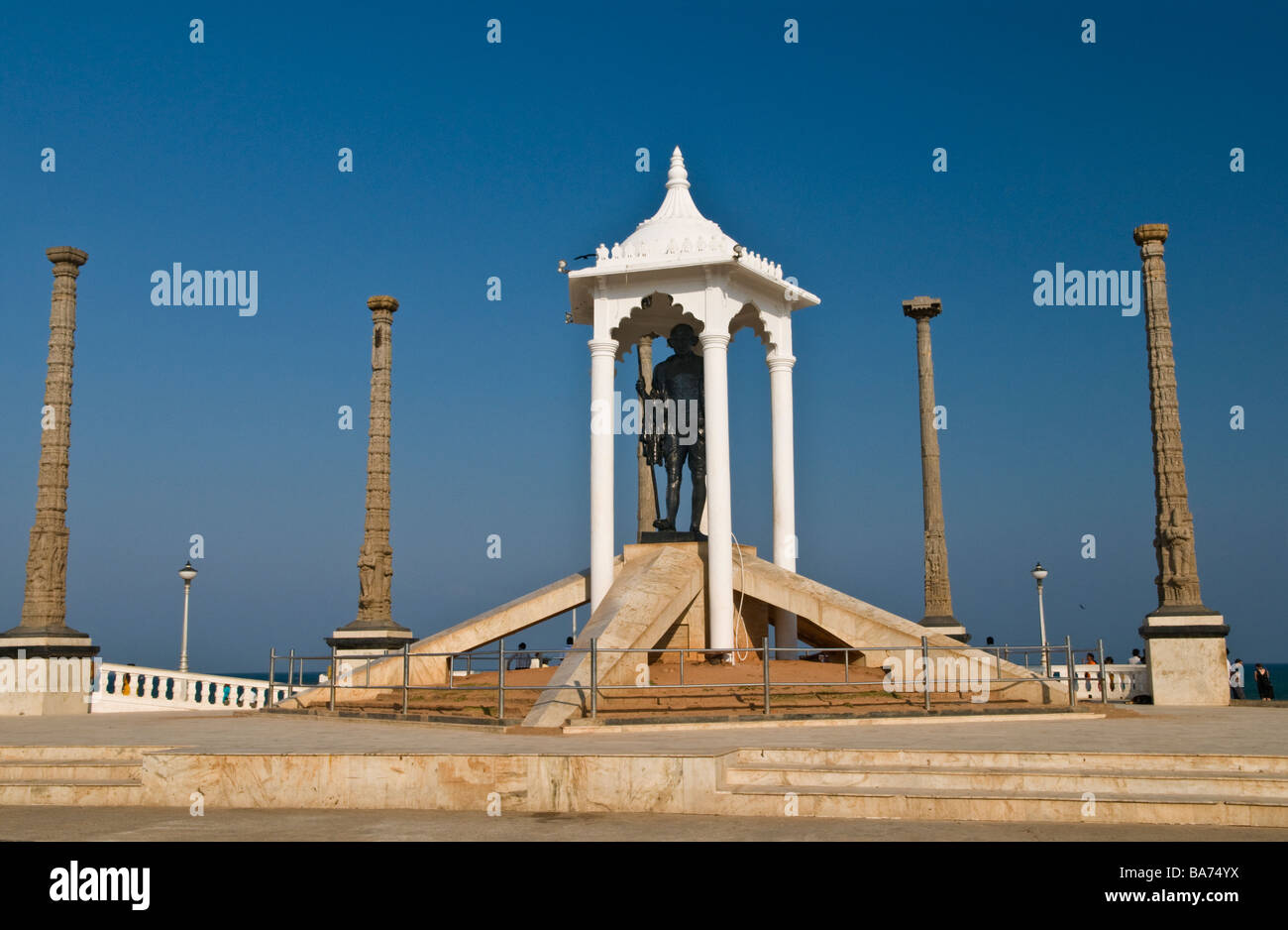 Pondy gandhi statue hires stock photography and images Alamy